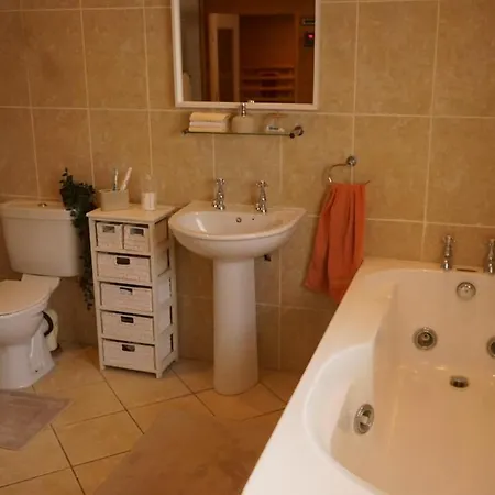 Hillcrest * Anascaul